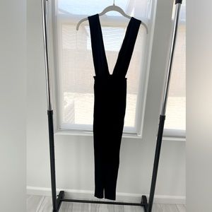 PRETTYLITTLE THING deep V neck jumpsuit size 0 XS